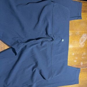 black lululemon leggings